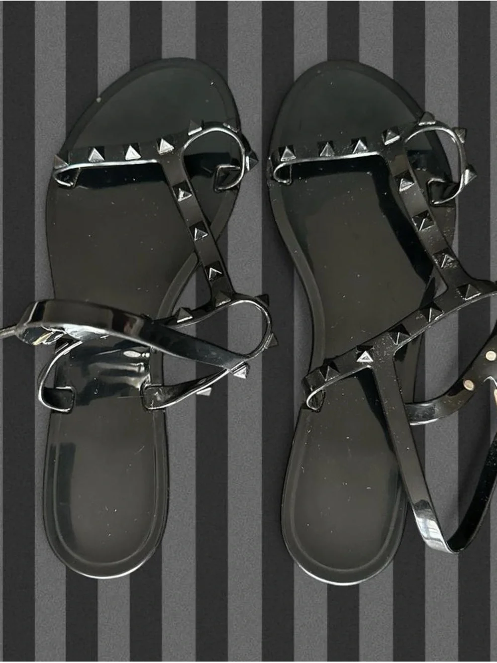 Steve Madden Black Patent Studded Strappy Sandals - Picture 2 of 2